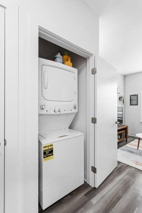 Mid-Century Modern Studio Cozysuites Downtown Indianapolis Eksteriør billede