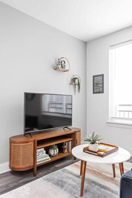 Mid-Century Modern Studio Cozysuites Downtown Indianapolis Eksteriør billede
